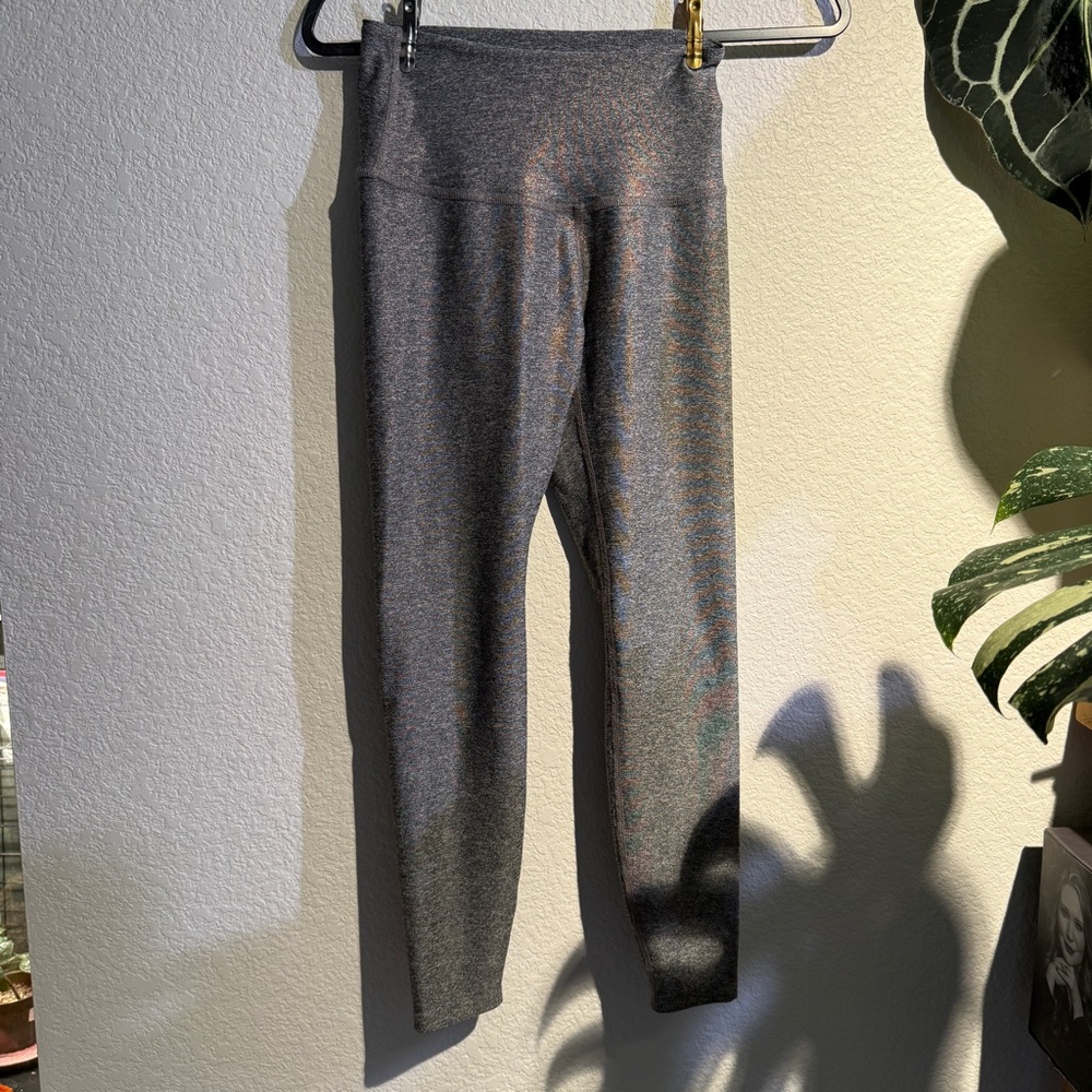 Shiney Beyond Yoga leggings